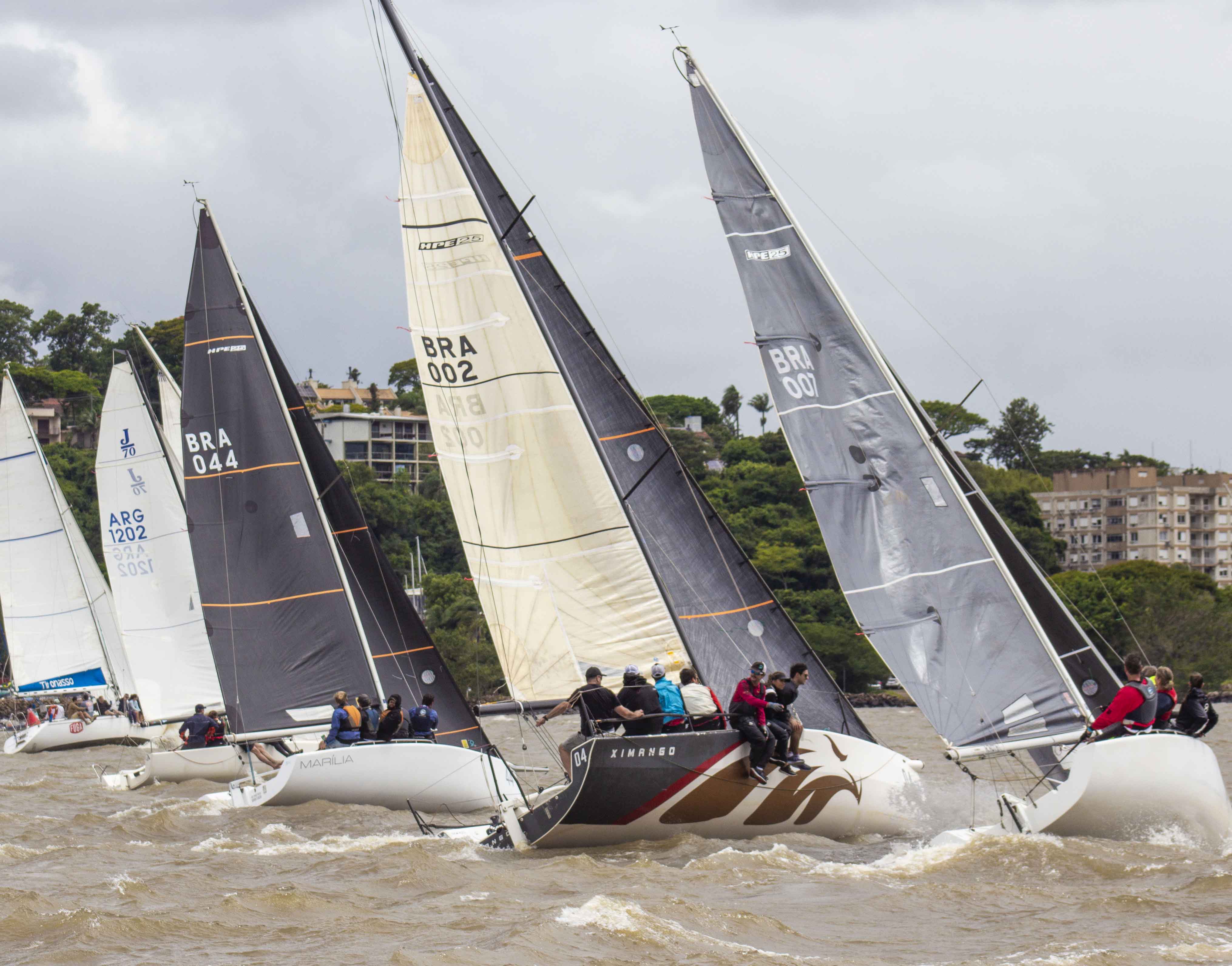 Condições de vento extremo marcam as regatas de 90 anos do Veleiros do Sul para a classe Oceano!