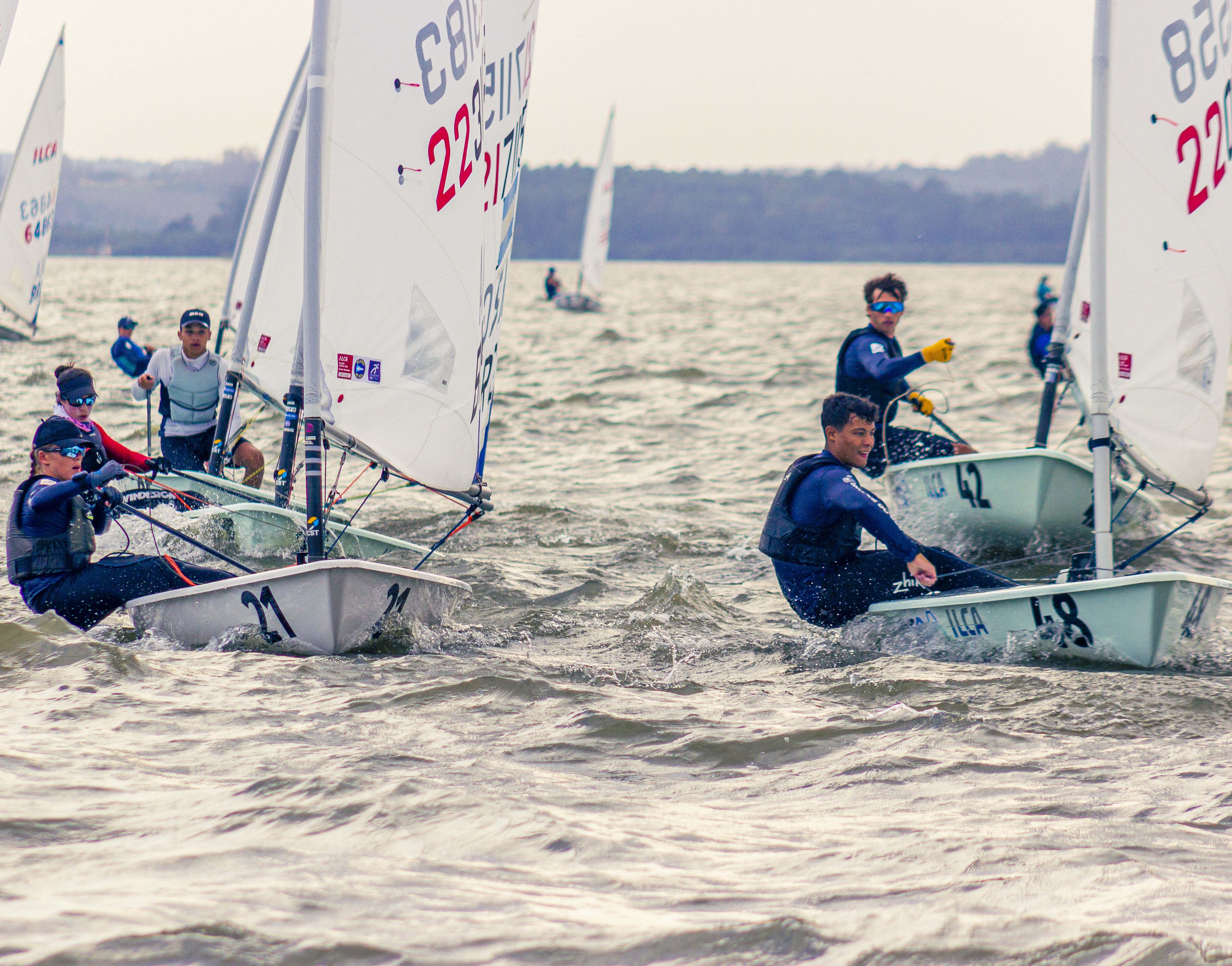 Com sequência de vitórias, Vela Jovem mantém a liderança no 32º Brasileiro de ILCA 6