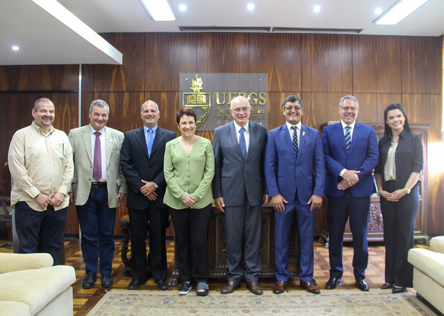 Sessão Solene no Gabinete da Reitoria da UFRGS