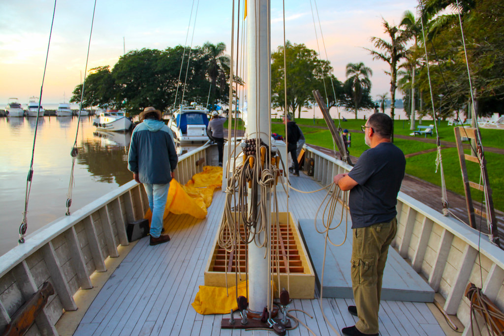 Chegada da réplica do Lanchão Seival no Veleiros do Sul